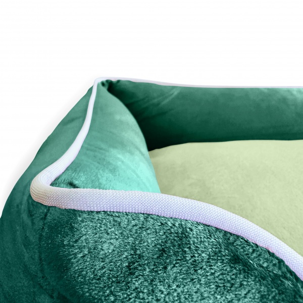 Luxe Emerald Green Velvet Dog Bed richpaw.co.uk/